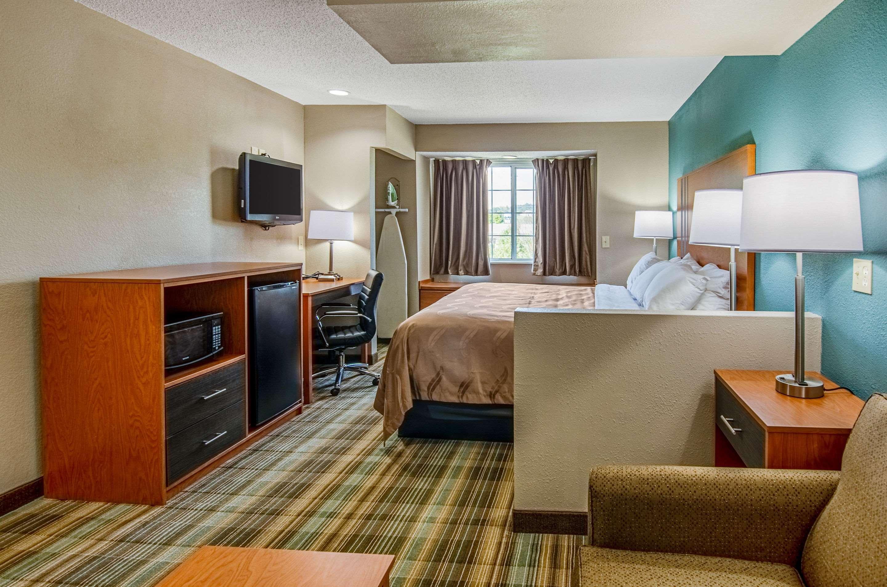 Quality Inn & Suites I-81 Exit 7 Bristol Ngoại thất bức ảnh
