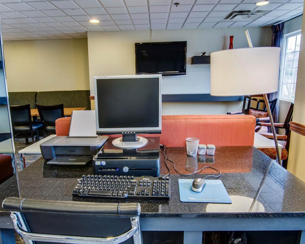 Quality Inn & Suites I-81 Exit 7 Bristol Ngoại thất bức ảnh