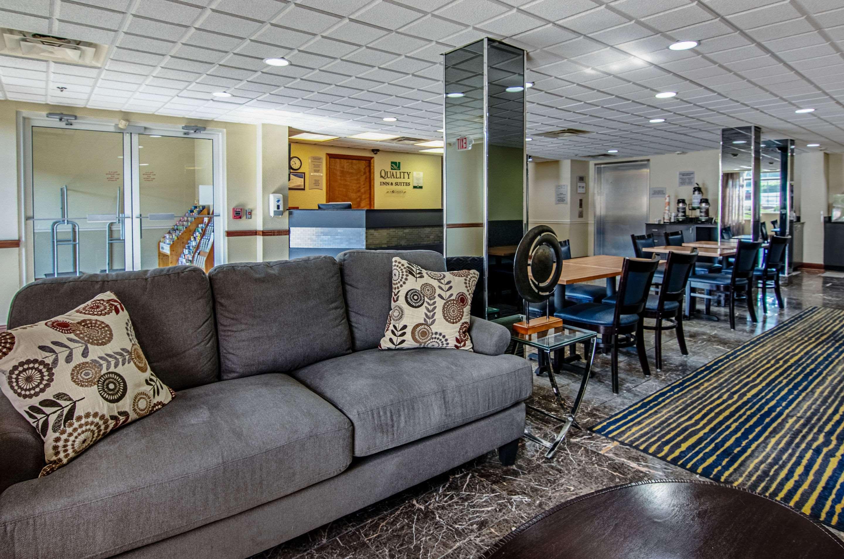 Quality Inn & Suites I-81 Exit 7 Bristol Ngoại thất bức ảnh