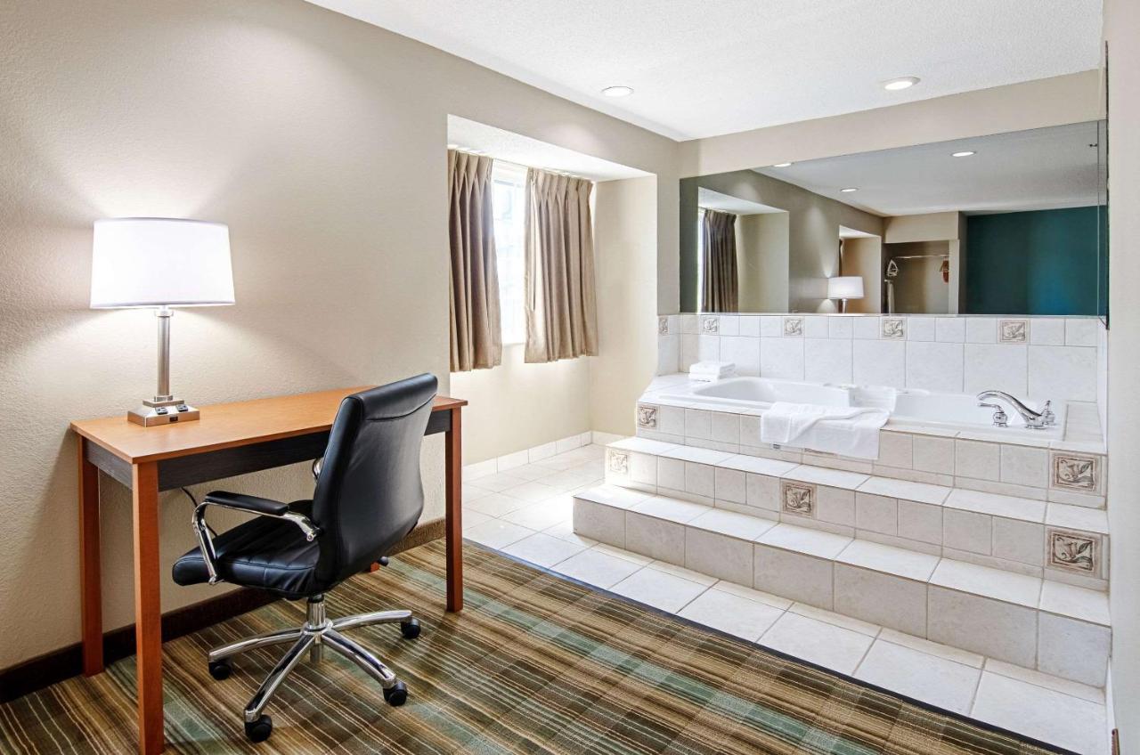 Quality Inn & Suites I-81 Exit 7 Bristol Ngoại thất bức ảnh