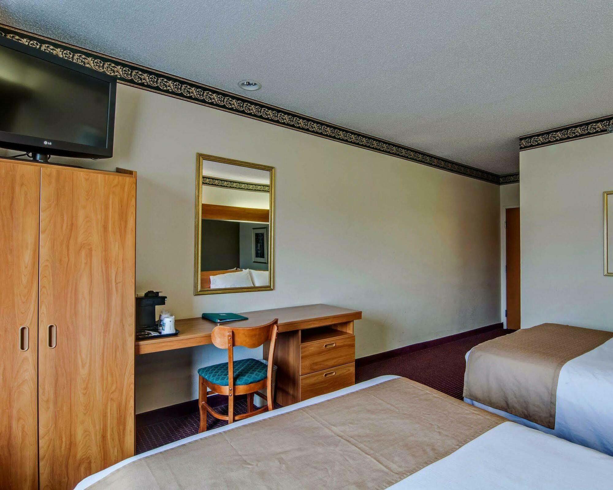 Quality Inn & Suites I-81 Exit 7 Bristol Ngoại thất bức ảnh