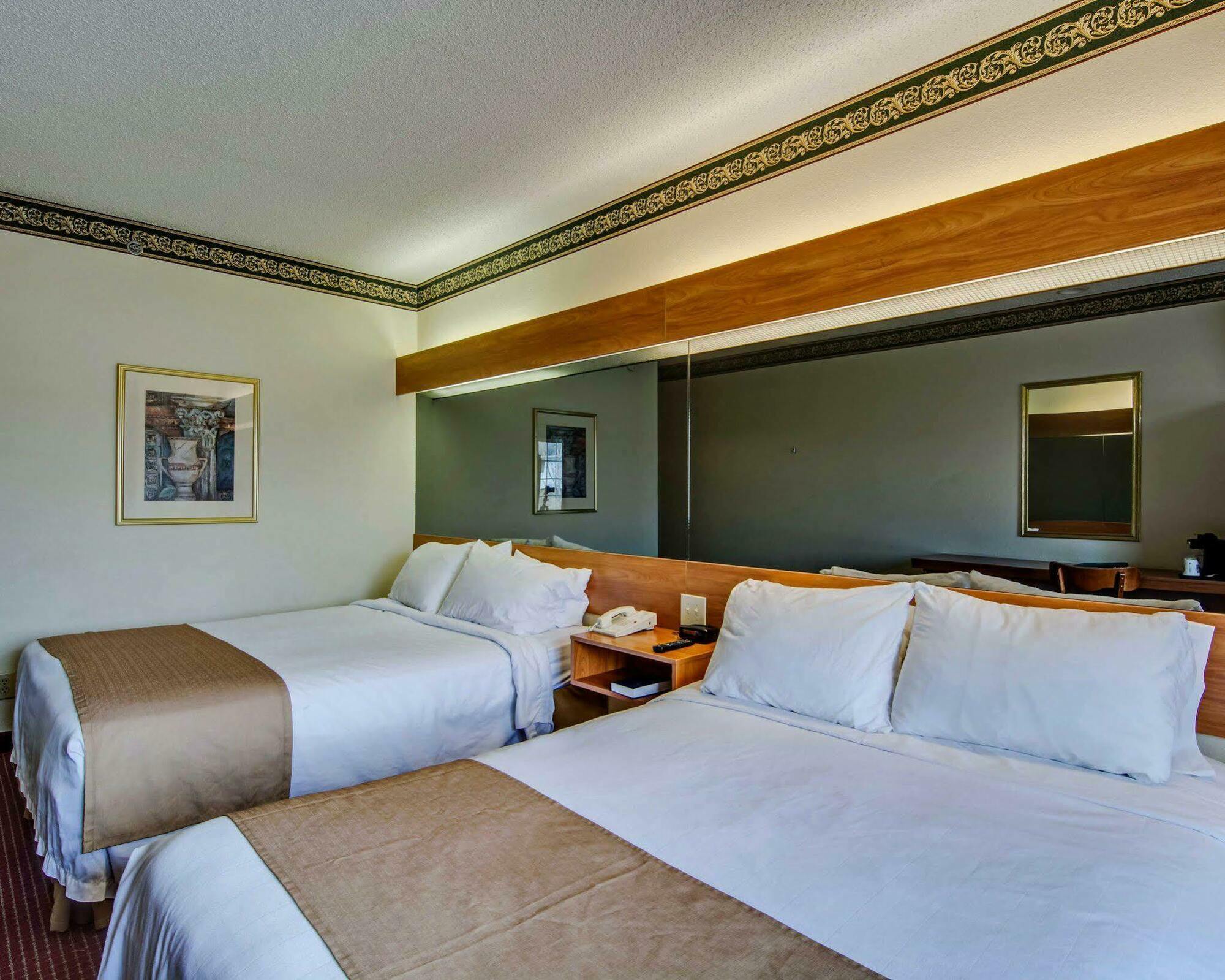 Quality Inn & Suites I-81 Exit 7 Bristol Ngoại thất bức ảnh