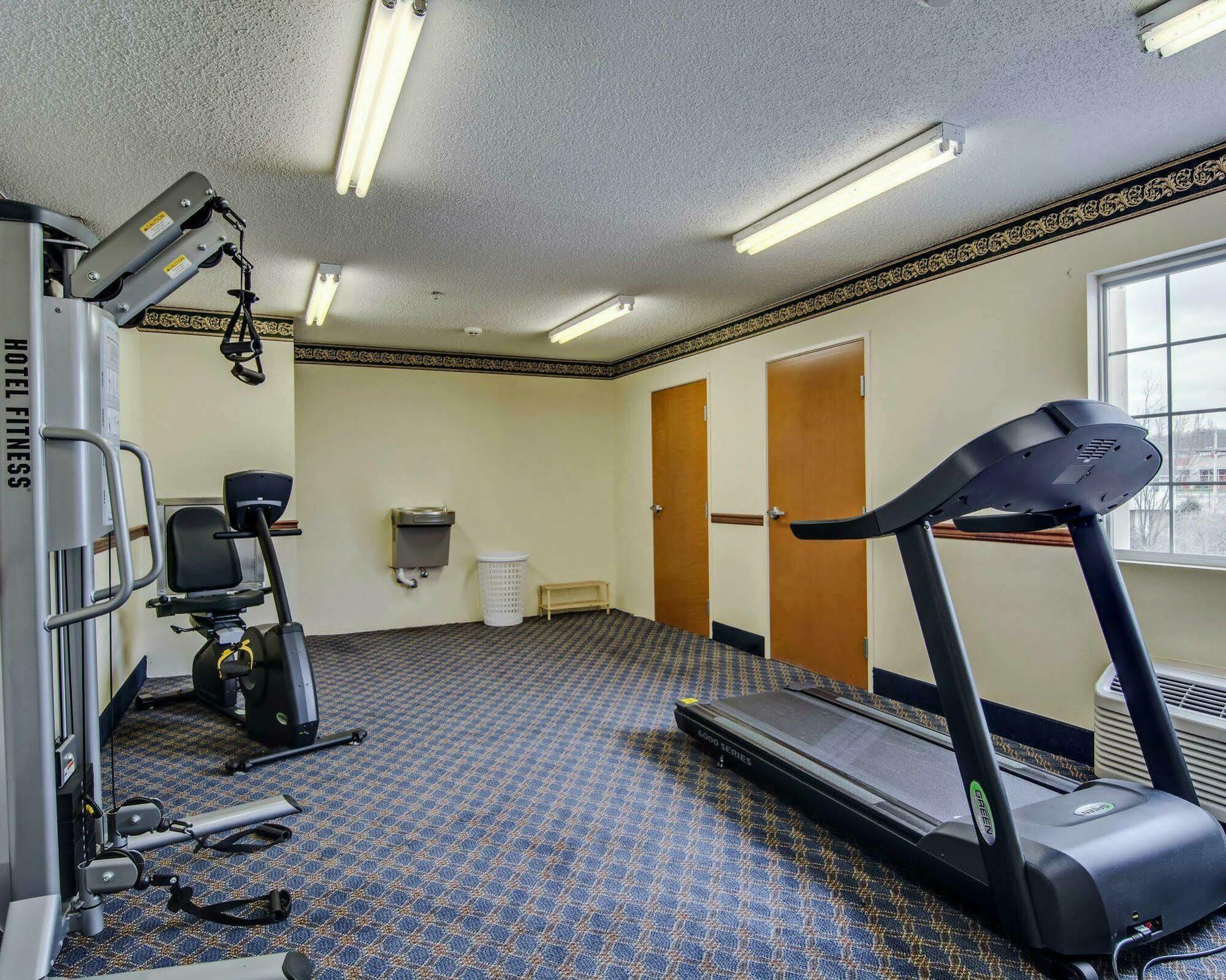 Quality Inn & Suites I-81 Exit 7 Bristol Ngoại thất bức ảnh
