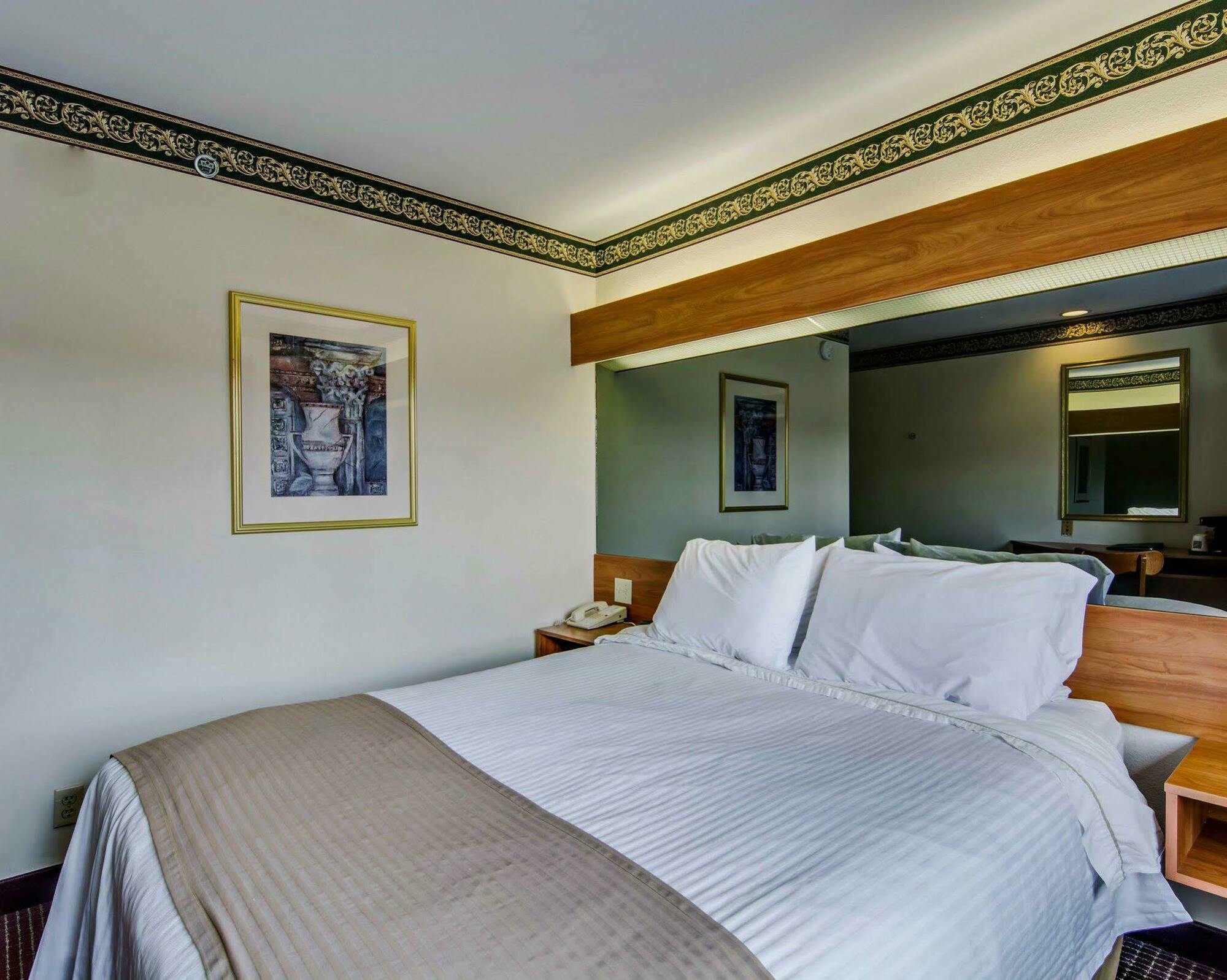 Quality Inn & Suites I-81 Exit 7 Bristol Ngoại thất bức ảnh