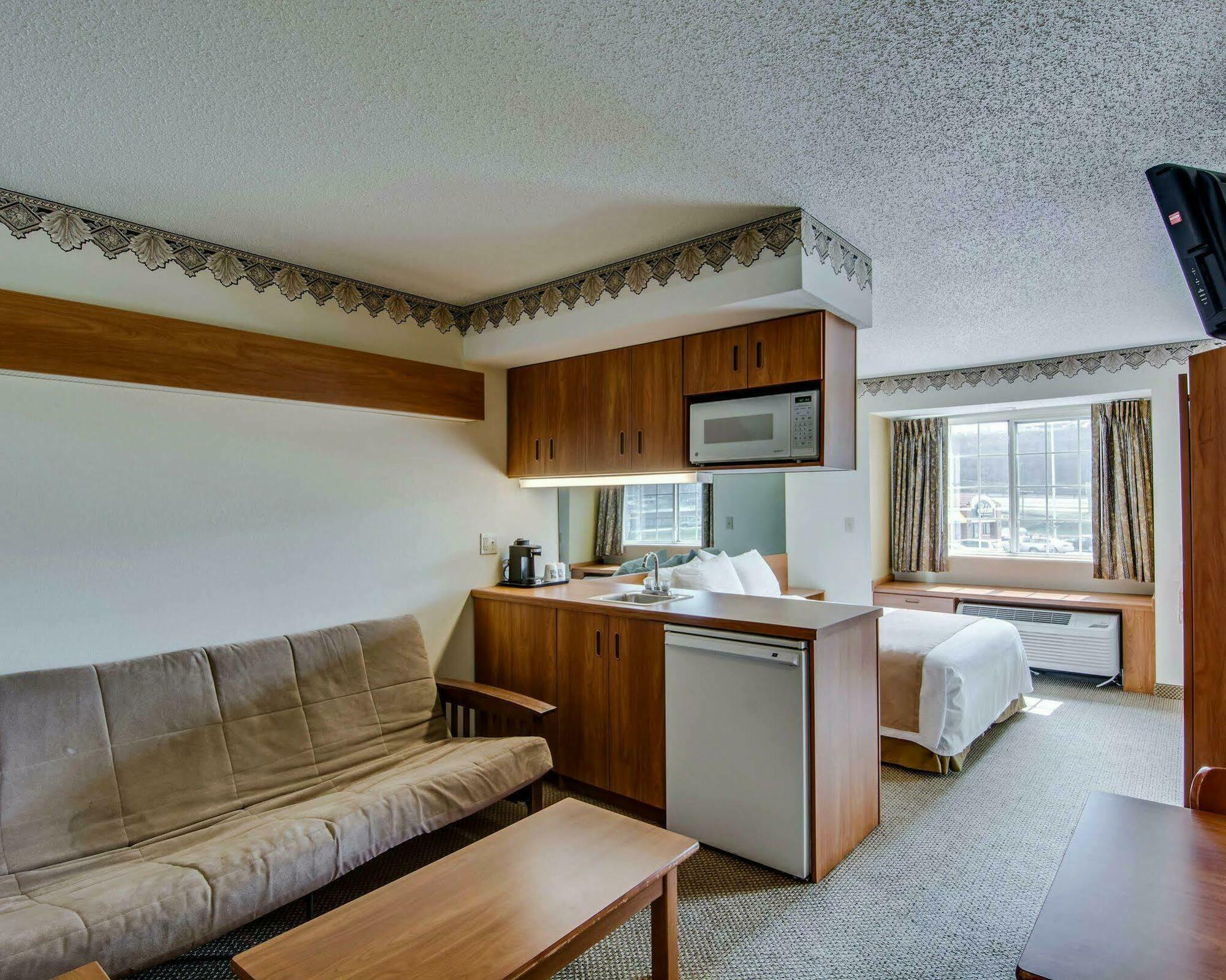 Quality Inn & Suites I-81 Exit 7 Bristol Ngoại thất bức ảnh