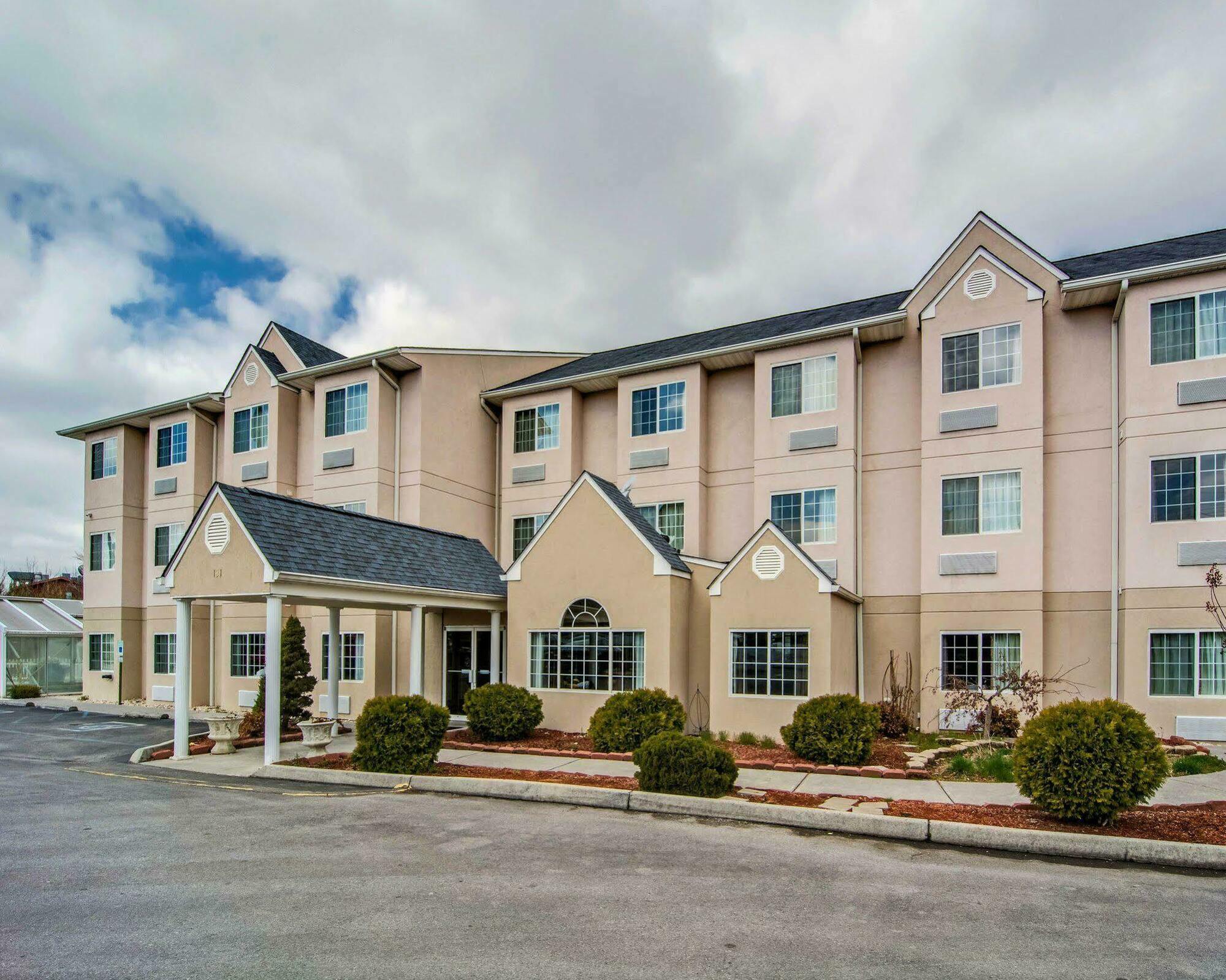 Quality Inn & Suites I-81 Exit 7 Bristol Ngoại thất bức ảnh