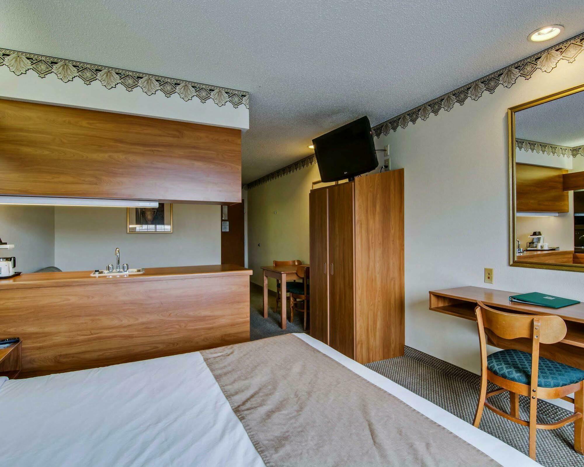 Quality Inn & Suites I-81 Exit 7 Bristol Ngoại thất bức ảnh