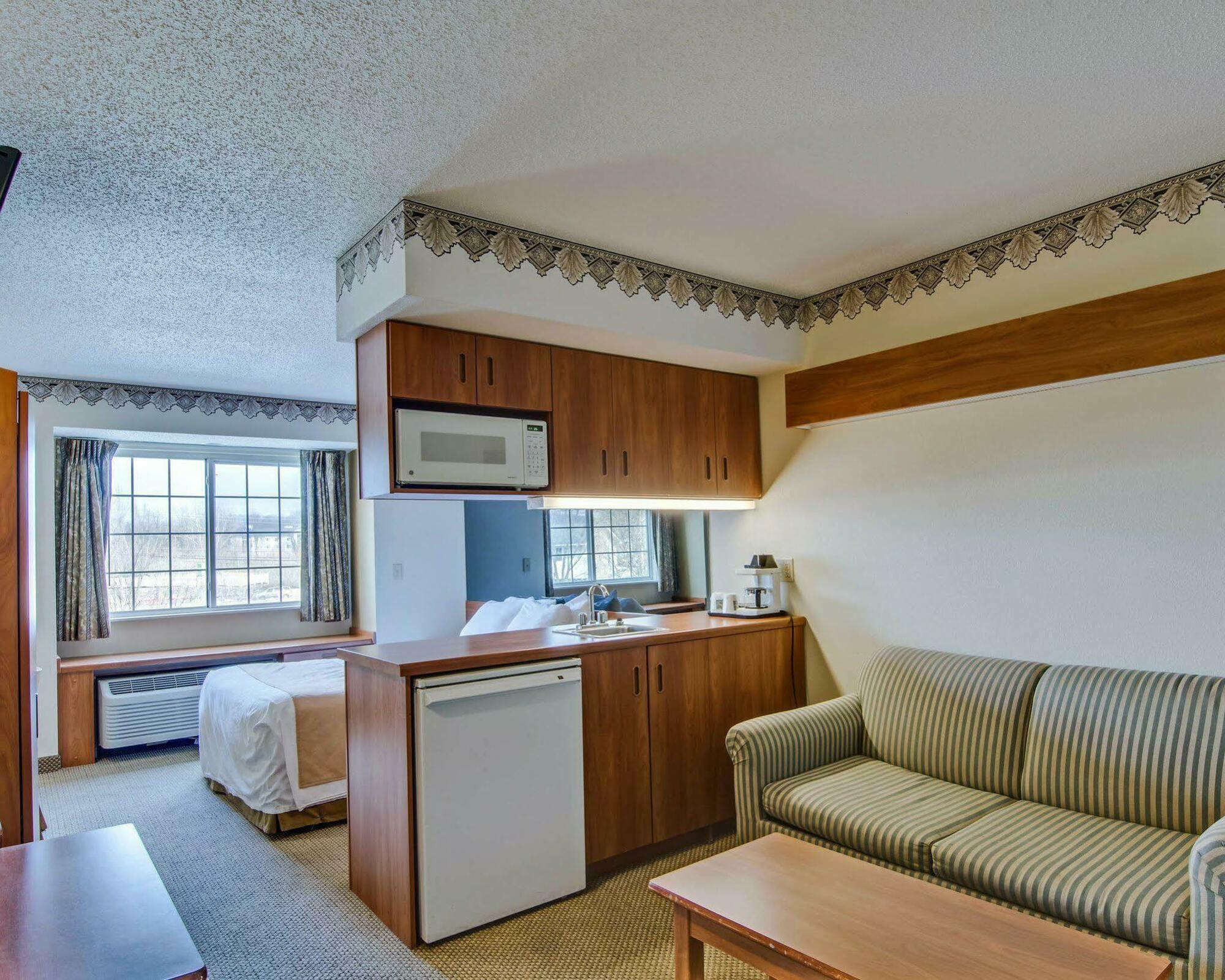 Quality Inn & Suites I-81 Exit 7 Bristol Ngoại thất bức ảnh